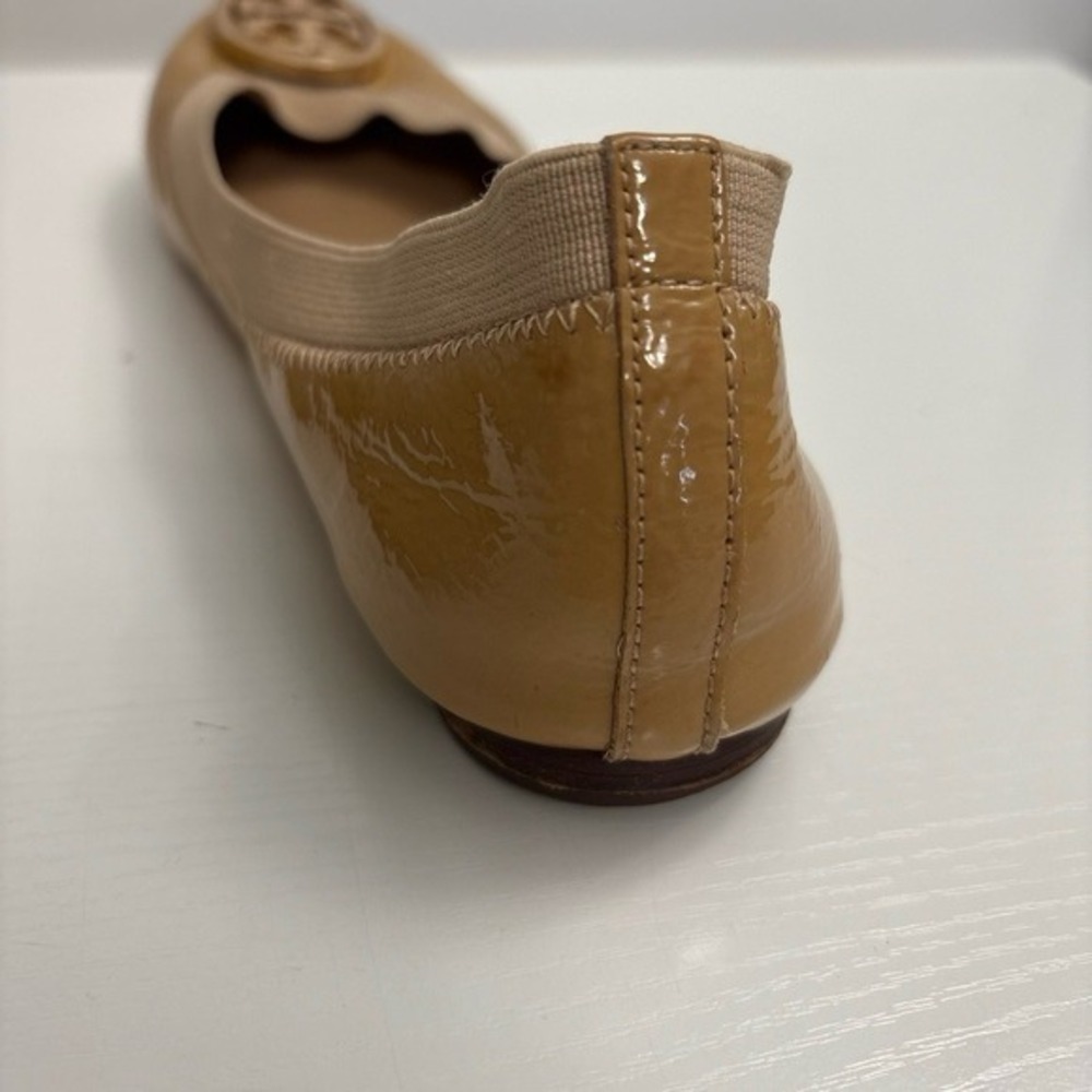 Tory Burch Ballet Flats Womens Size 7 Beige Tan With Gold Logo Medallion - Picture 6 of 15